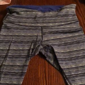 Lululemon size 6 striped cropped leggings